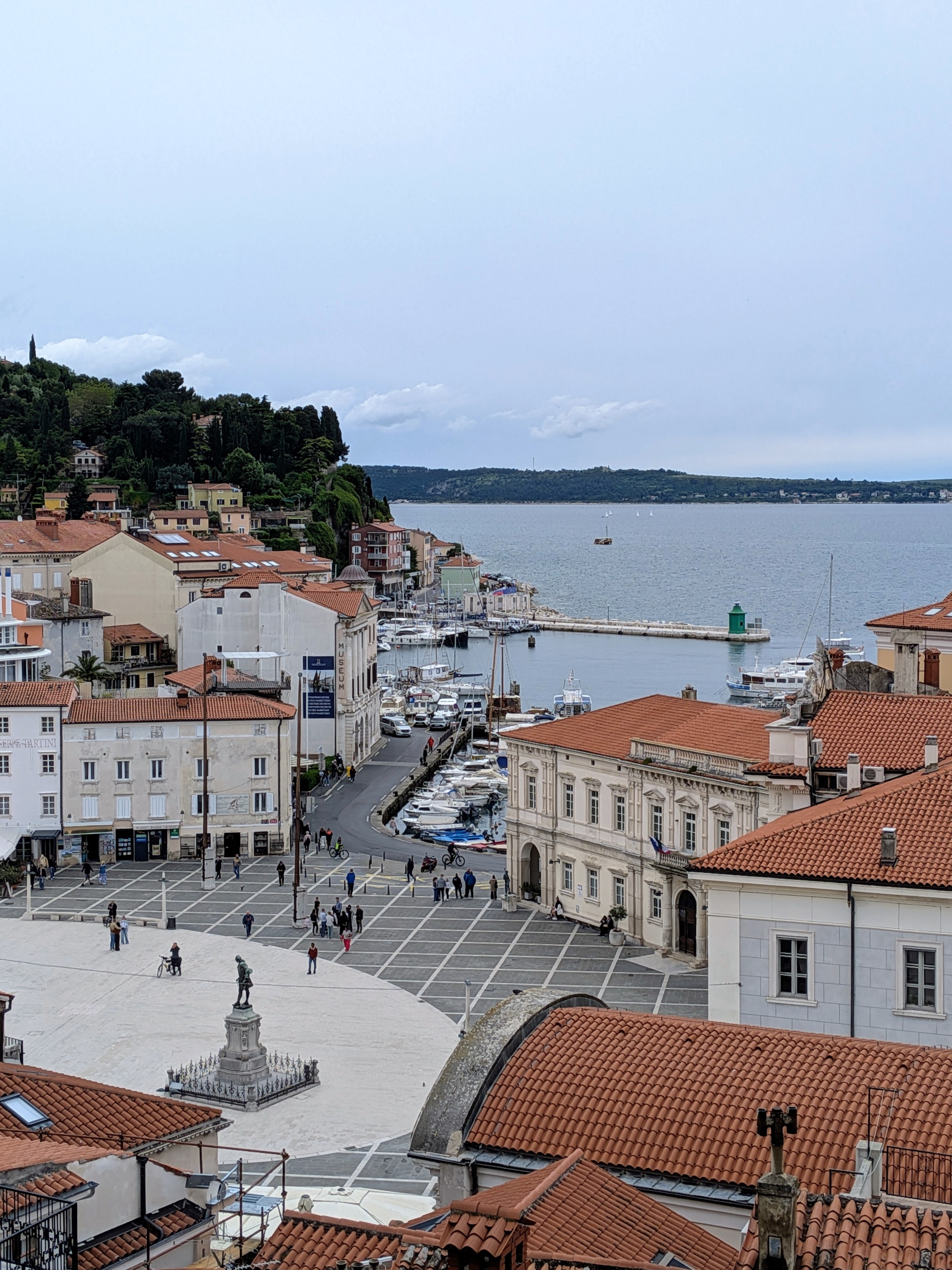 Der große Platz in Piran