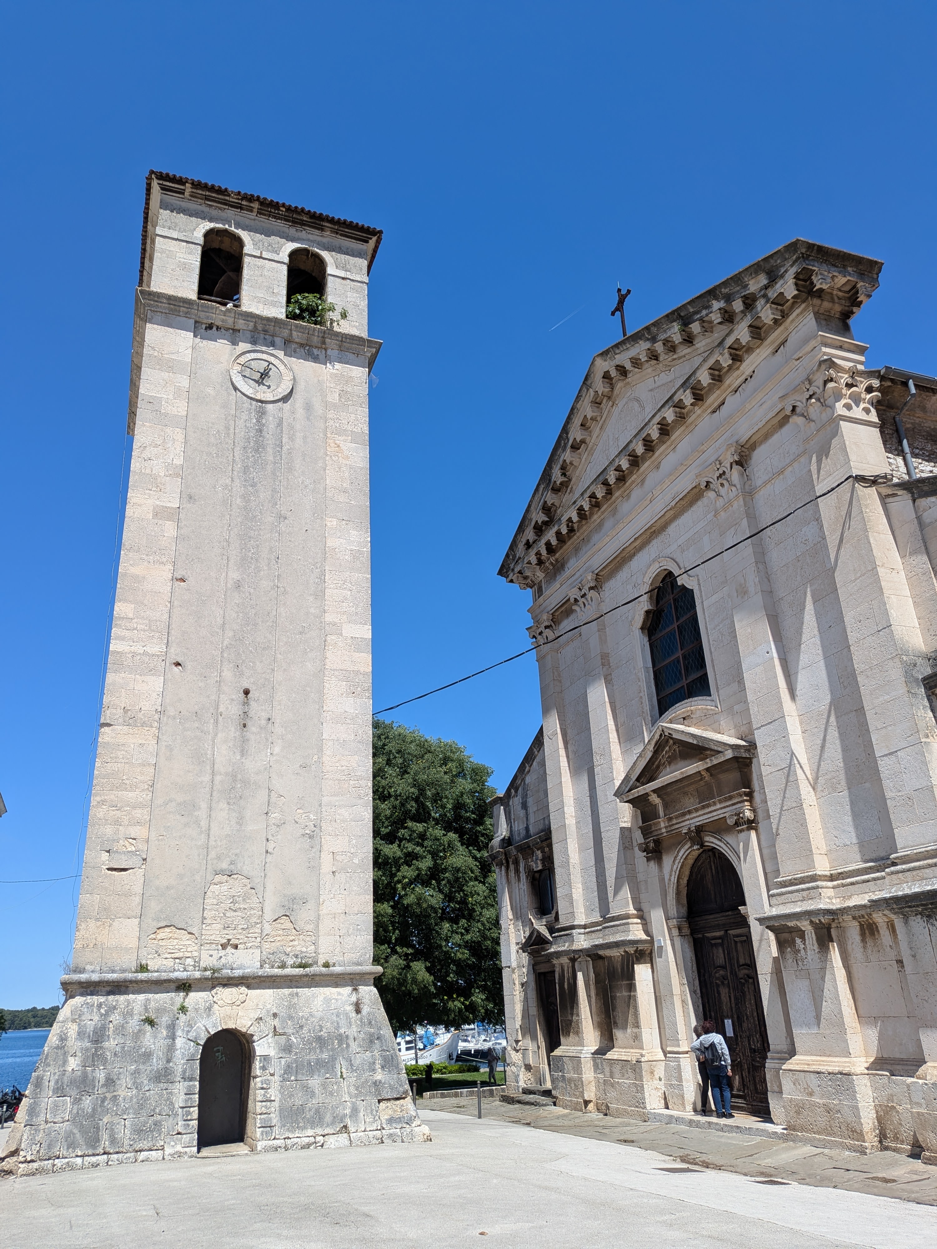 Alter Turm, alte Kirche
